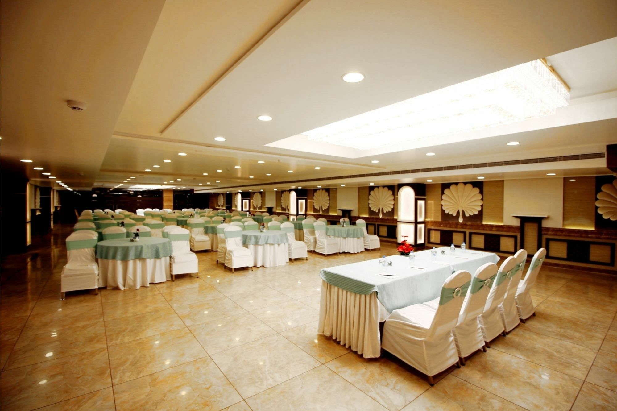 Pinnacle By Click Hotels, Lucknow Exterior foto